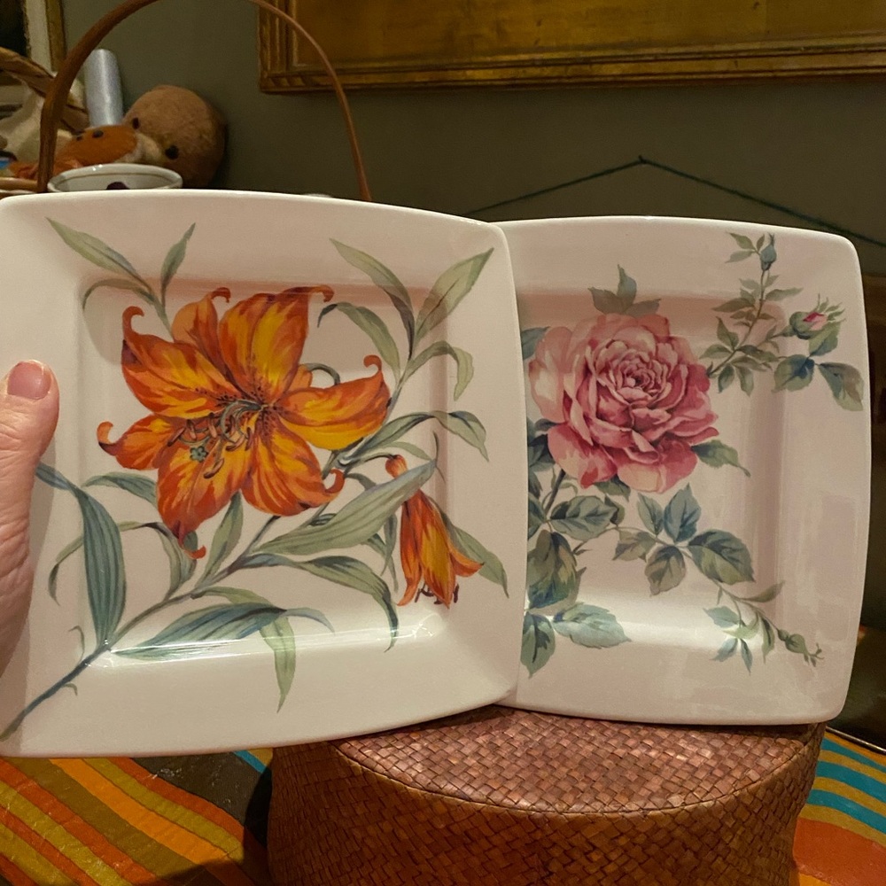 Italian Ceramics Company Florens Square Floral Plates - Lilly & Rose Pattern 8x8
